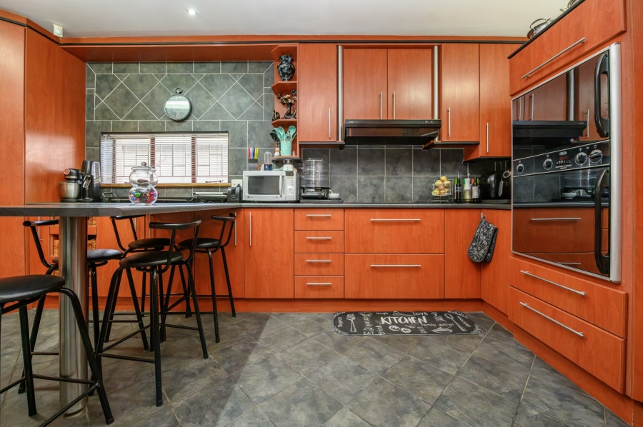 3 Bedroom Property for Sale in Kabega Park Eastern Cape